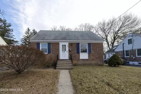 16 Brent St, Albany, NY 12205