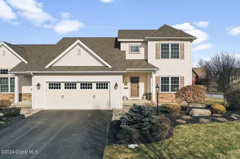 1 Lancaster Ct, Halfmoon, NY 12118