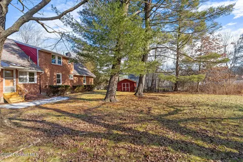 Exterior - 2170 River Rd, Schenectady, NY 12309 photo 10 of 13