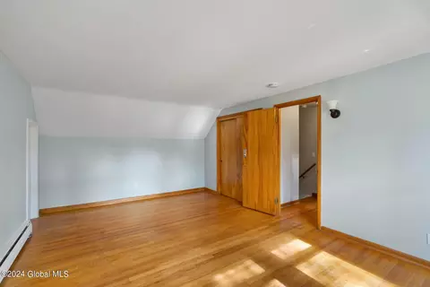 Bedroom - 2170 River Rd, Schenectady, NY 12309 photo 1 of 2