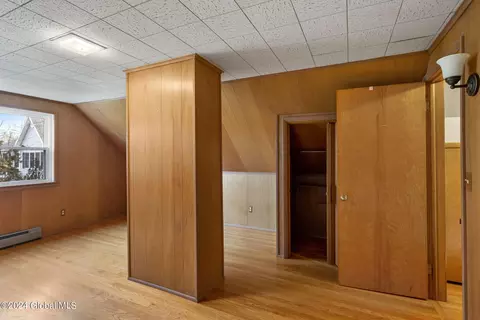 Bedroom - 2170 River Rd, Schenectady, NY 12309 photo 2 of 2