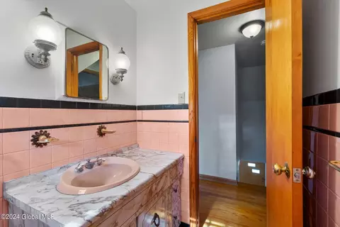 Bath - 2170 River Rd, Schenectady, NY 12309 photo 4 of 4