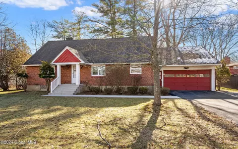 2170 River Rd, Schenectady, NY 12309