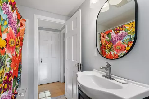 Bath - 2170 River Rd, Schenectady, NY 12309 photo 2 of 4