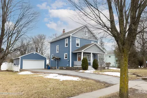 195 Bay St, Glens Falls, NY 12801