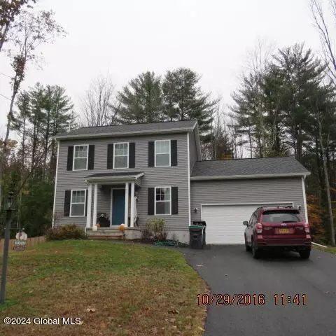 40 Tom Sawyer Dr, Gansevoort, NY 12831