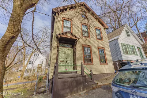 49 Christie St, Troy, NY 12180