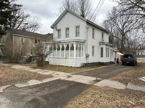 32 Broad St, Gloversville, NY 12078