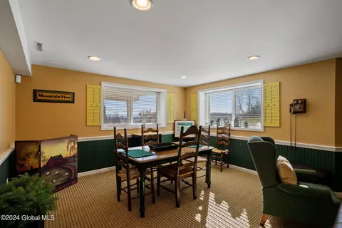 Dining - 31 Hampton Cir, Mechanicville, NY 12118 photo 3 of 3