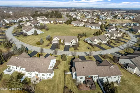 View/Area - 31 Hampton Cir, Mechanicville, NY 12118 photo 4 of 5