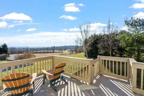 Exterior - 31 Hampton Cir, Mechanicville, NY 12118 photo 4 of 8