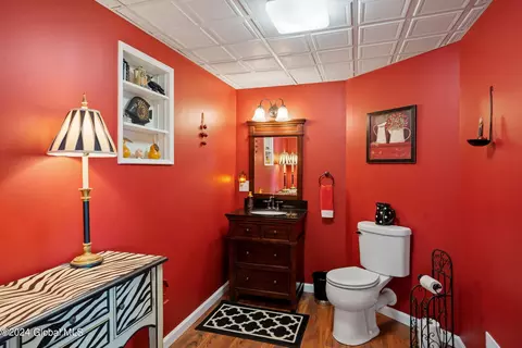 Bath - 31 Hampton Cir, Mechanicville, NY 12118 photo 3 of 3