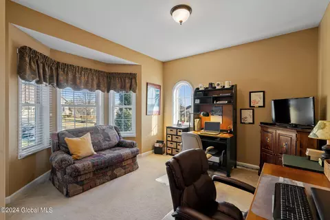 Other - 31 Hampton Cir, Mechanicville, NY 12118 photo 2 of 6