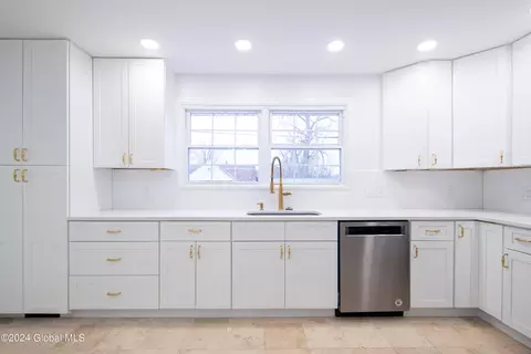 Kitchen - 105 Nyroy Dr, Troy, NY 12180 photo 1 of 5