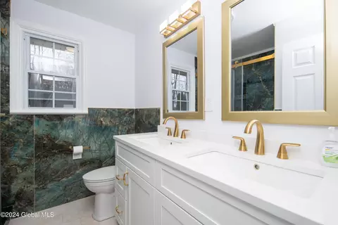 Bath - 105 Nyroy Dr, Troy, NY 12180 photo 3 of 9