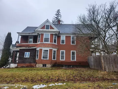 61 Arnold Ave, Amsterdam, NY 12010