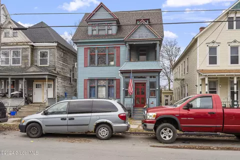 863 3rd Ave, Troy, NY 12182