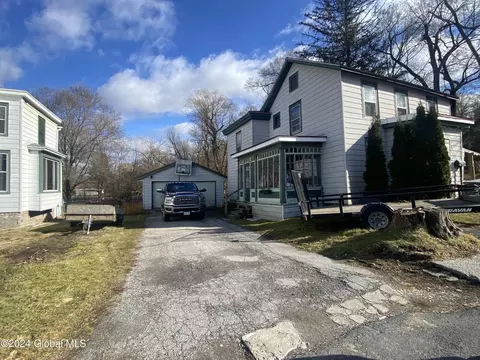 9 Beck St, Fort Plain, NY 13339