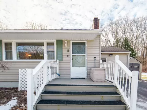 Exterior - 8 Kile Dr, Glenville, NY 12302 photo 3 of 17