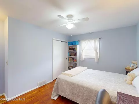 Bedroom - 8 Kile Dr, Glenville, NY 12302 photo 14 of 15