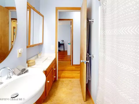 Bath - 8 Kile Dr, Glenville, NY 12302 photo 1 of 4