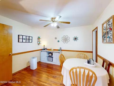 Dining - 8 Kile Dr, Glenville, NY 12302 photo 5 of 6