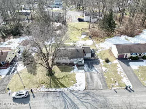 View/Area - 8 Kile Dr, Glenville, NY 12302 photo 4 of 4