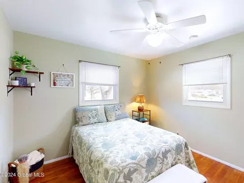 Bedroom - 8 Kile Dr, Glenville, NY 12302 photo 9 of 15