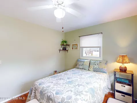 Bedroom - 8 Kile Dr, Glenville, NY 12302 photo 10 of 15