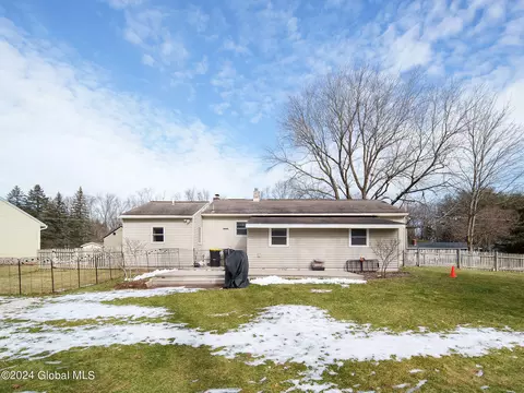 Exterior - 8 Kile Dr, Glenville, NY 12302 photo 10 of 17