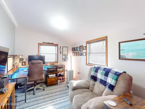Living - 8 Kile Dr, Glenville, NY 12302 photo 9 of 10