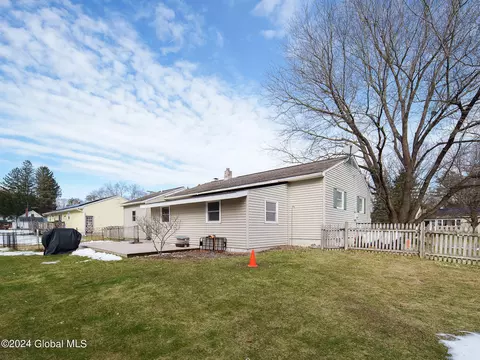 Exterior - 8 Kile Dr, Glenville, NY 12302 photo 9 of 17