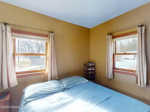 Bedroom - 8 Kile Dr, Glenville, NY 12302 photo 6 of 15