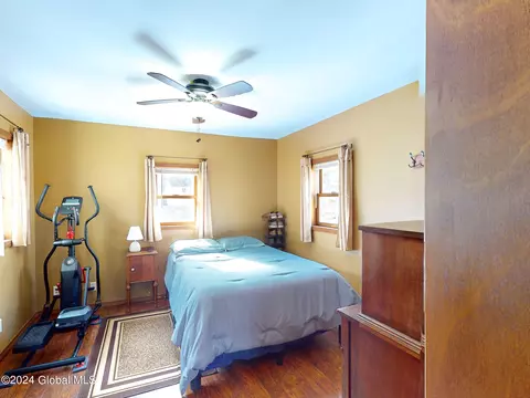 Bedroom - 8 Kile Dr, Glenville, NY 12302 photo 4 of 15