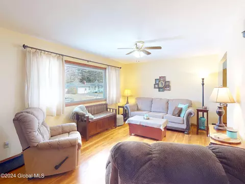 Living - 8 Kile Dr, Glenville, NY 12302 photo 8 of 10