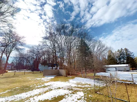 Exterior - 8 Kile Dr, Glenville, NY 12302 photo 16 of 17