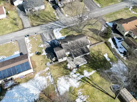 View/Area - 8 Kile Dr, Glenville, NY 12302 photo 2 of 4