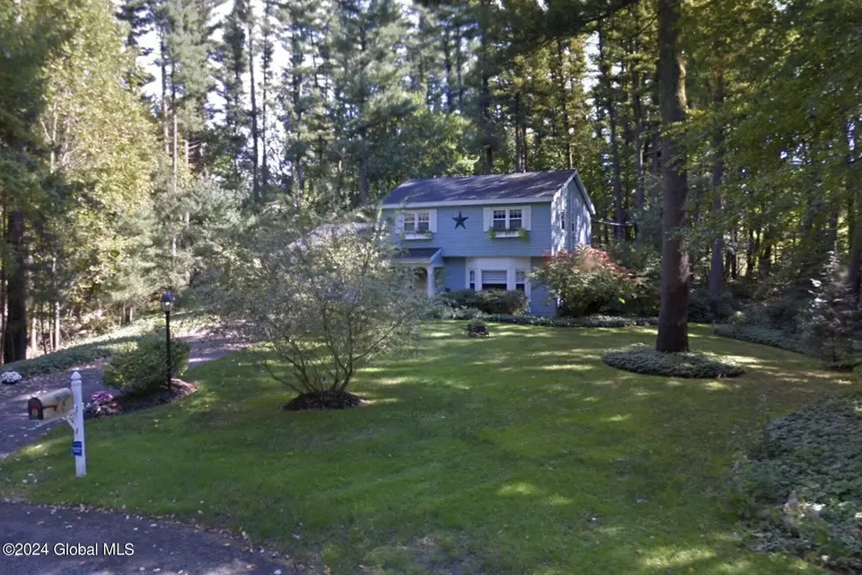 50 Pinewood Rd, Guilderland, NY 12084 1 photo Movoto