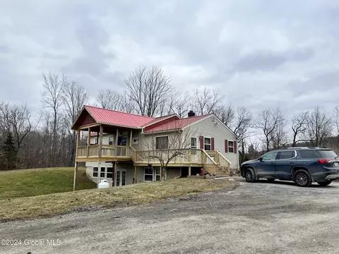 2560 Creek Rd, Esperance, NY 12066