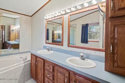 Bath - 36 E Five Roses Rd, Ancram, NY 12502 photo 1 of 2