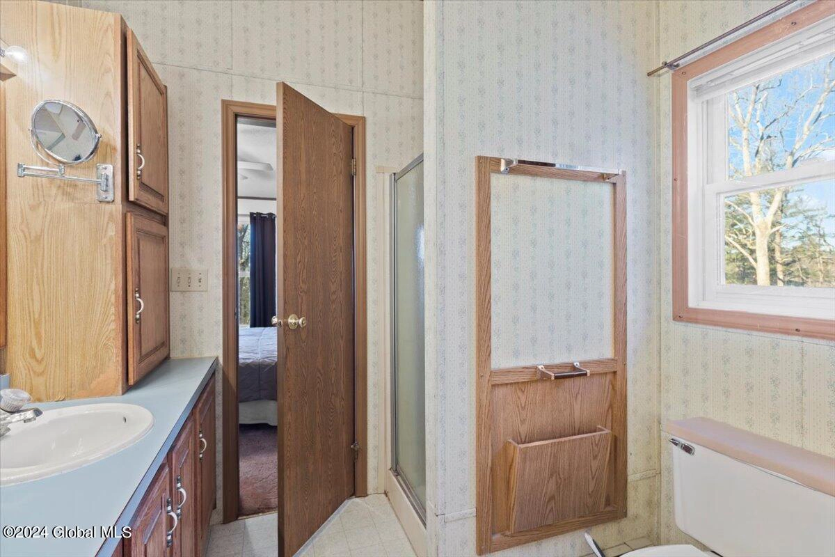 Bath - 36 E Five Roses Rd, Ancram, NY 12502 photo 2 of 2