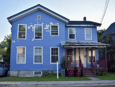 26 E Pine St, Gloversville, NY 12078