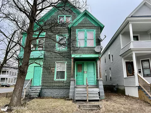 53 Bunn St, Amsterdam, NY 12010