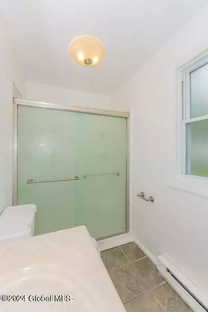 Bath - 421 Taurus Rd, Schenectady, NY 12304 photo 2 of 2