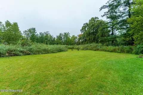 Exterior - 421 Taurus Rd, Schenectady, NY 12304 photo 10 of 11