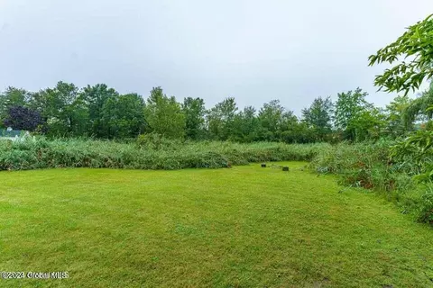 Exterior - 421 Taurus Rd, Schenectady, NY 12304 photo 8 of 11