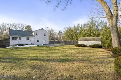 Exterior - 149 Willow Ln, Glenville, NY 12302 photo 9 of 16