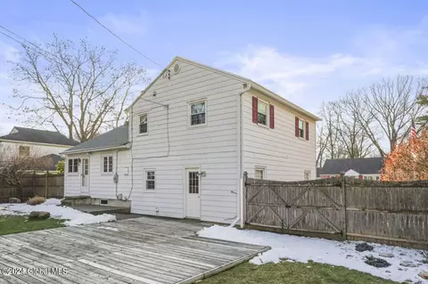 Exterior - 149 Willow Ln, Glenville, NY 12302 photo 13 of 16