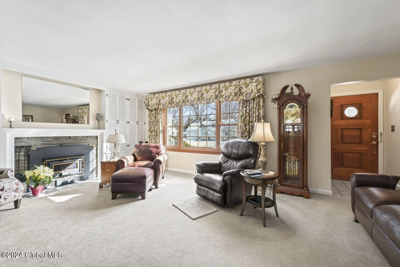 Living - 149 Willow Ln, Glenville, NY 12302 photo 1 of 3