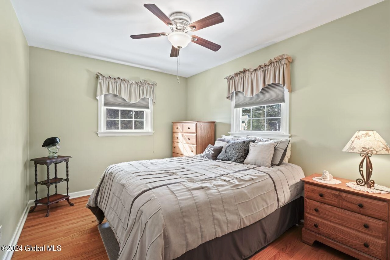 Bedroom - 149 Willow Ln, Glenville, NY 12302 photo 4 of 4